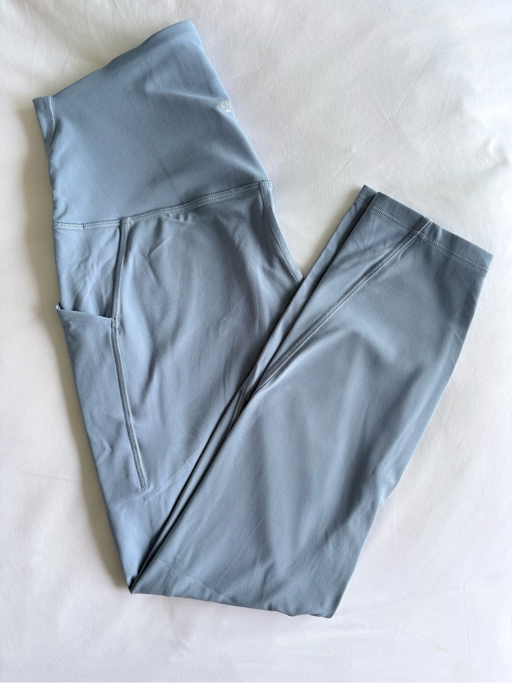 Lululemon Align High-Rise Pant with Pockets 28"
Washed Denim
